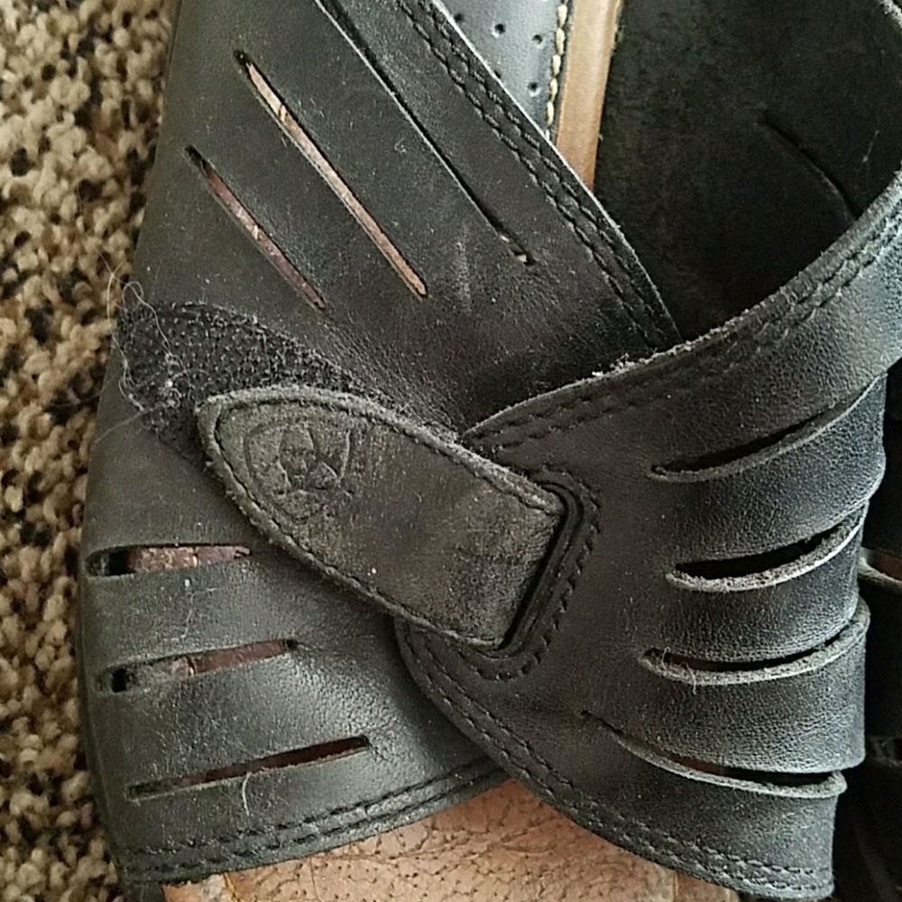 Ariat size 7 - Picture 2 of 4